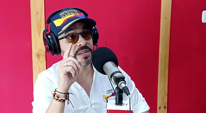 Abelardo de la espriella lanza duras críticas a Fecode, el sistema de salud y el Inpec; defiende modelo de seguridad y reta a Cepeda