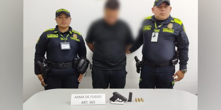 En el Aeropuerto Ernesto Cortissoz lo capturan intentando abordar un vuelo con arma de fuego