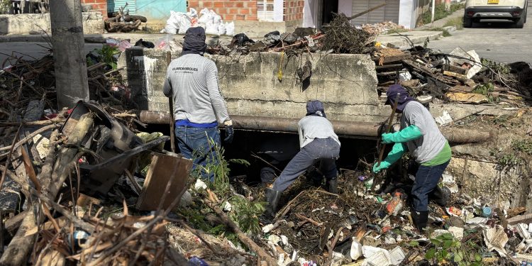 Alcaldía de Barranquilla ha retirado más de 600 toneladas de residuos de los arroyos tras las primeras lluvias de abril