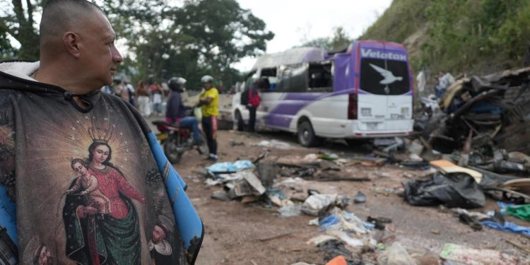 Fuertes posturas de candidatos presidenciales tras los atentados en Cauca y Valle del Cauca