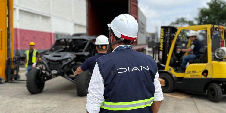 DIAN aprehende más de $5 mil millones en mercancía en Barranquilla durante marzo