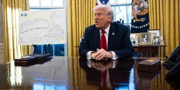 Trump ordena a Irán reabrir «el puto estrecho» de Ormuz e insinúa prórroga hasta el martes