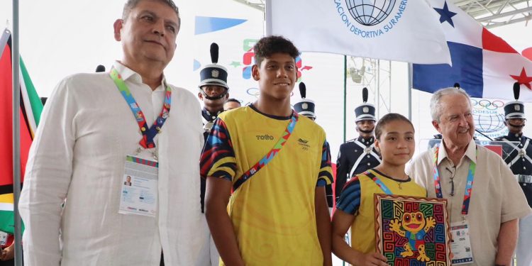 Colombia izó su bandera en Panamá y ya vive el espíritu de los Juegos