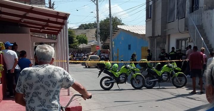 Hallan cuerpo desmembrado dentro de un taxi en el barrio Simón Bolívar
