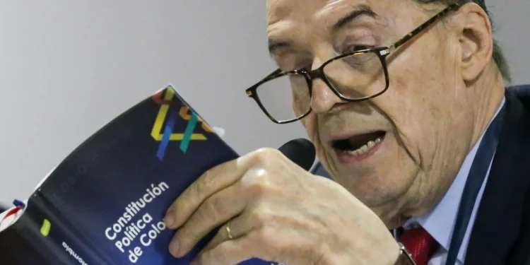 Álvaro Leyva irá a juicio en la Corte Suprema por caso de licitación de pasaportes