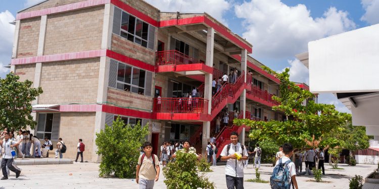 Gobernación del Atlántico se toma colegios para prevenir consumo de drogas