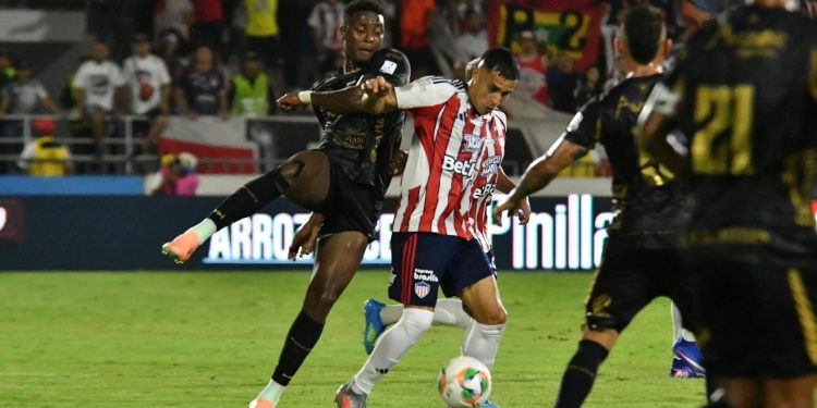 Con Bacca como figura, Junior venció 2-0 a Llaneros y aseguró su clasificación a los cuadrangulares