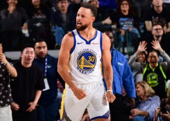 Curry rescata a Warriors en ‘play-in’