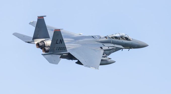 EE. UU. rescata con vida a piloto tras derribo de caza en Irán: operación fue calificada como “audaz”