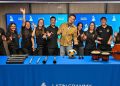 Silvestre Dangond donó instrumentos a dos colegios de La Guajira