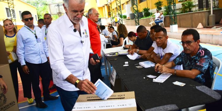 Verano felicita a Abelardo De la Espriella y destaca jornada histórica para la democracia colombiana