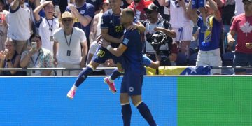 Bosnia mantiene vivo el sueño mundialista tras vencer a Qatar