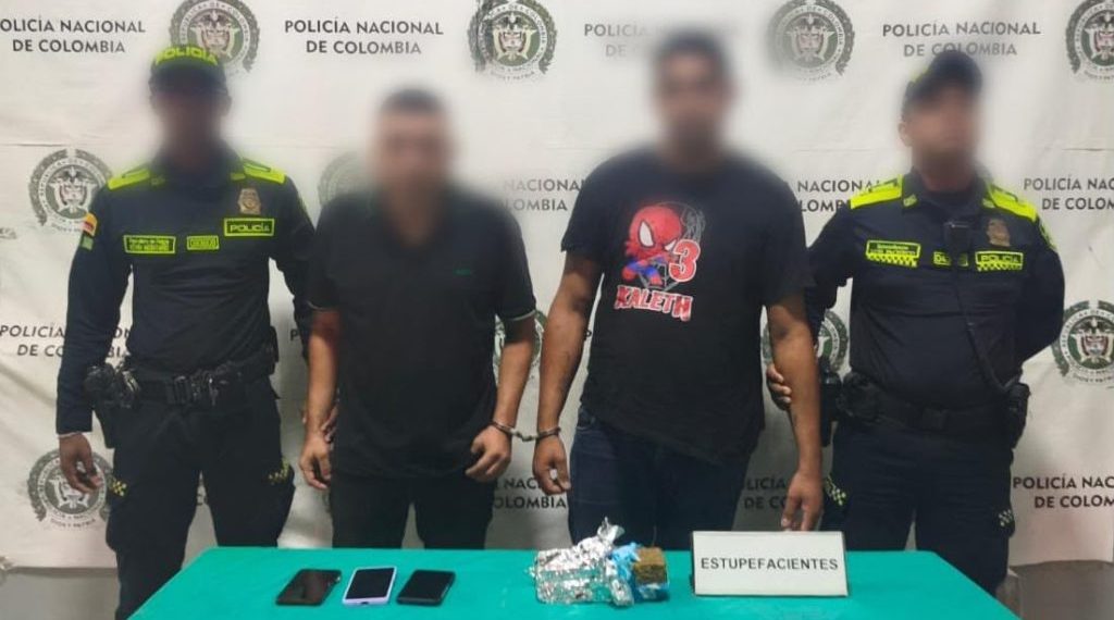 Capturan en Villa Carolina a dos hombres con 1.500 dosis de marihuana en operativo policial