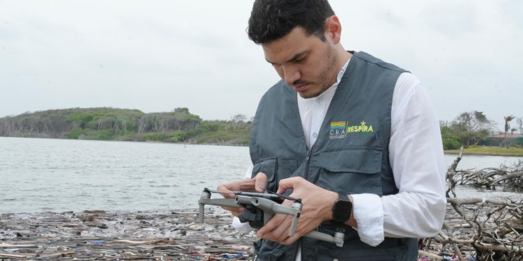 C.R.A. definió plan de intervención para retirar residuos acumulados en la ciénaga Los Manatíes
