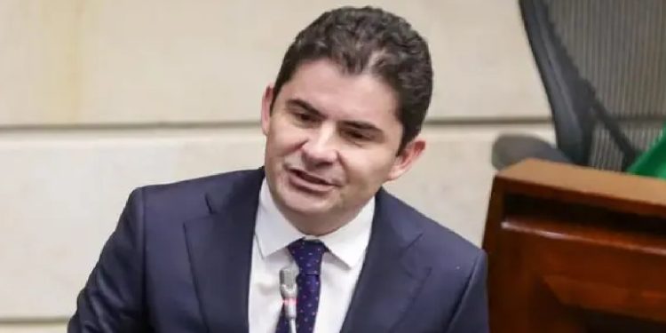 Luis Felipe Henao asume la presidencia de la junta directiva de Ecopetrol en medio de la transición de gobierno