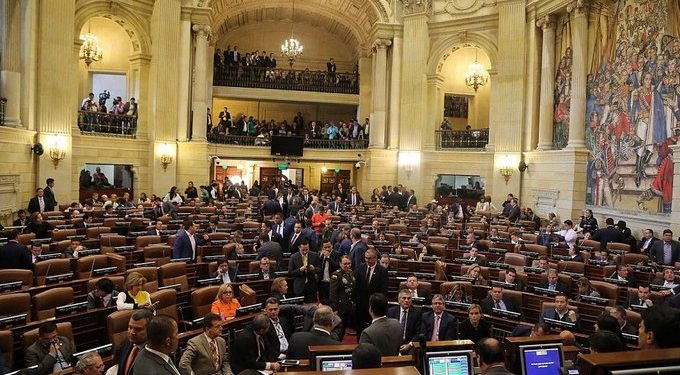 Pacto Histórico renunciará a un día de salario por no asistir a la posesión de Abelardo De la Espriella y anuncia actos de desobediencia civil