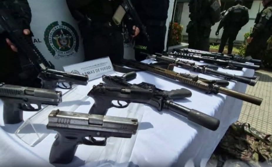 Incautan arsenal que sería del Clan del Golfo en zona rural de Necoclí, Antioquia