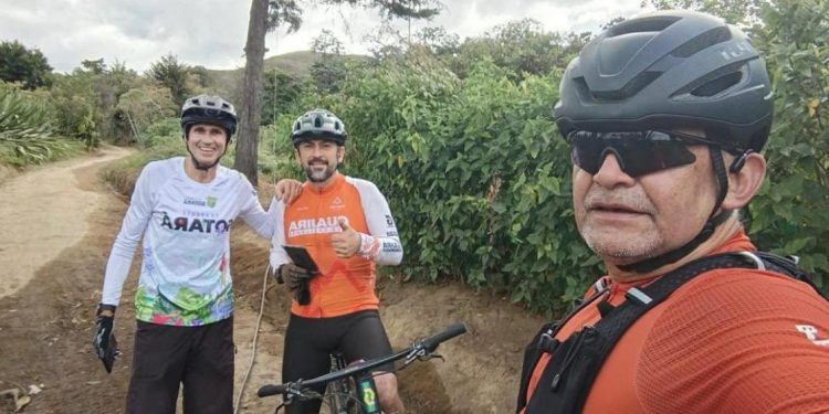 Asesinato de tres exoficiales del Ejército en Cauca estremece al país: fueron atacados mientras practicaban ciclismo