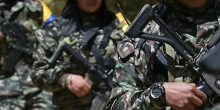 Ecuador captura a dos presuntos integrantes de una disidencia de las FARC en la frontera con Colombia
