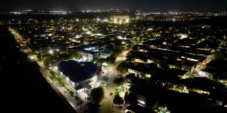 Barranquilla amplía la cobertura del alumbrado público en el barrio El Pueblo