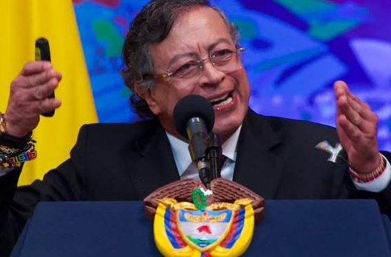 “Eligió el odio y la división”: Keralty responde con dureza a Petro tras llamarlos “genocidas” ante el Congreso