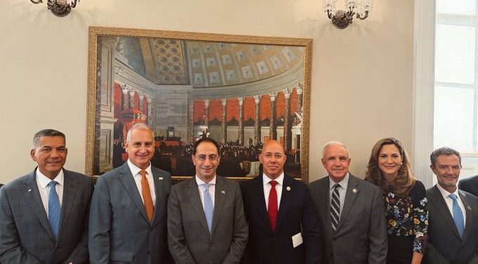Vicepresidente electo de Colombia fue recibido en el Congreso de Estados Unidos