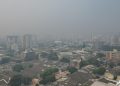 Incendio en la Isla Salamanca cubre a Barranquilla con una densa cortina de humo