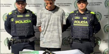 Capturan a joven de 20 años con una pistola durante operativo policial en Sabanagrande
