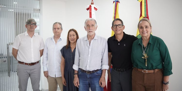 Gobernador Eduardo Verano respalda proyecto aeronáutico que convertiría al Atlántico en referente nacional