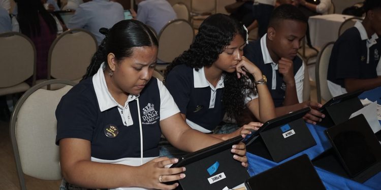 Maratón bilingüe y tecnológica: así se preparan los estudiantes de Barranquilla de cara a las pruebas Saber 11