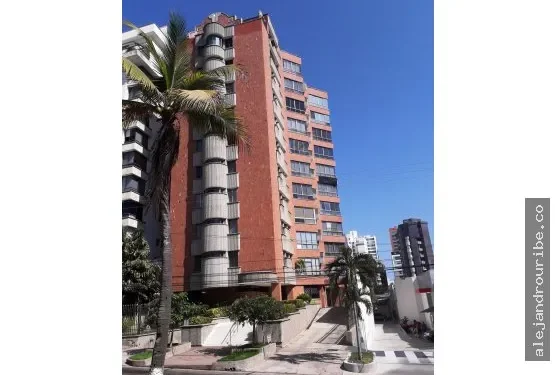 Fueron cerca de 12 hombres armados los que irrumpieron en edificio y saquearon cuatro apartamentos al norte de Barranquilla