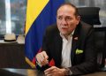 Juez ordena arresto de cinco días contra el ministro de Trabajo, Antonio Sanguino, por desacato a tutela