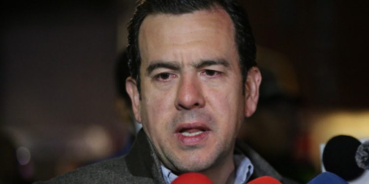 Rodrigo Lara denuncia presuntas amenazas contra directora del Fondo Adaptación y pide frenar traslado de más de un billón de pesos