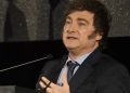 Milei endurece política migratoria: expulsará a extranjeros que agravien a los argentinos