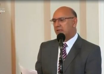 La Cruz de Boyacá para Guillermo Alfonso Jaramillo desata indignación en medio del colapso del sistema de salud