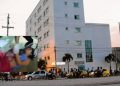 ¡Indignación en Cartagena! Mujer dio a luz en la calle frente a una clínica; denuncian que no fue atendida a tiempo
