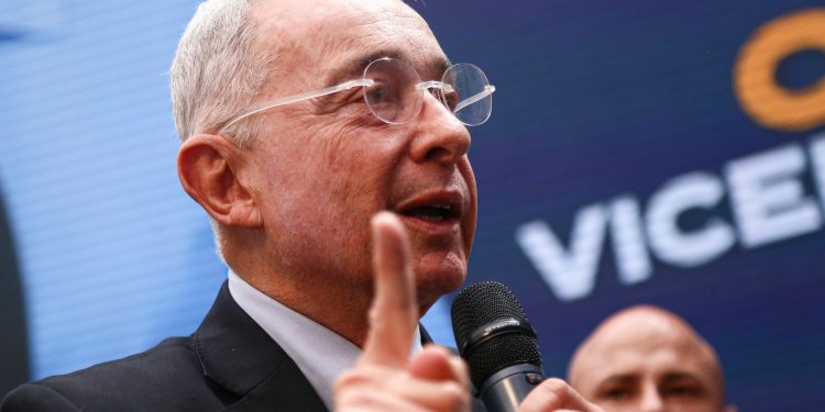 Álvaro Uribe envía mensaje al Congreso y fija las garantías que ofrece el Centro Democrático