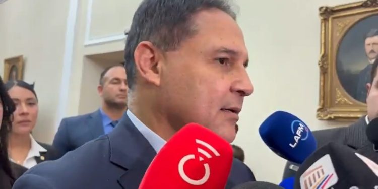 Honorio Henríquez niega alianza con el Pacto Histórico tras su elección como presidente del Senado