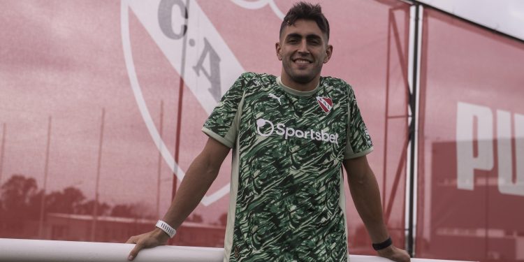 Santiago Mele fue presentado como nuevo arquero de Independiente