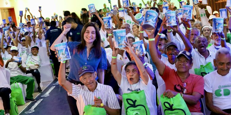 Más de 1.000 adultos mayores reciben refuerzo nutricional en centros de Vida de Barranquilla