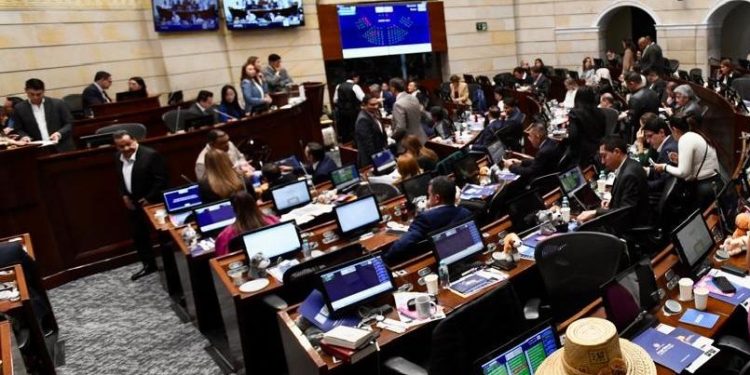 De La Espriella llega a la Presidencia con un Congreso en contra y dos crisis que exigen respuestas inmediatas