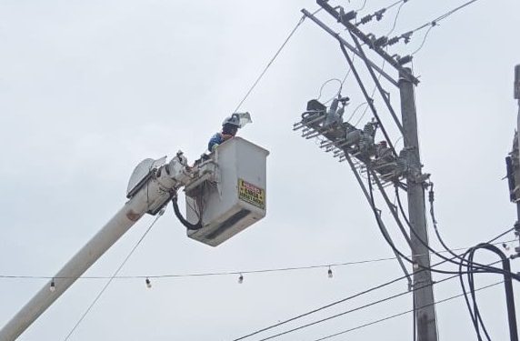 Anuncian trabajos de adecuación en la red eléctrica del barrio Jhon F. Kennedy en Sabanalarga