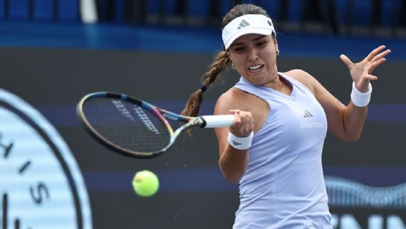 Camila Osorio avanza con autoridad a la segunda ronda del Masters de Toronto
