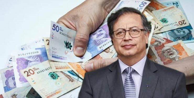 Exviceministro exige que Petro pague millonaria multa: asegura que ya supera los $800 millones