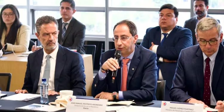 “Se demuestra la irresponsabilidad del gobierno saliente”: José Manuel Restrepo tras diagnóstico de la Contraloría